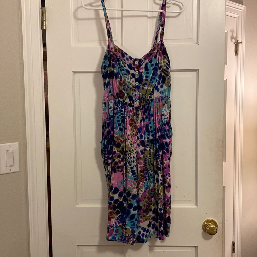 Cute spaghetti strap sundress! Cute buttons down the front and POCKETS!!!!!